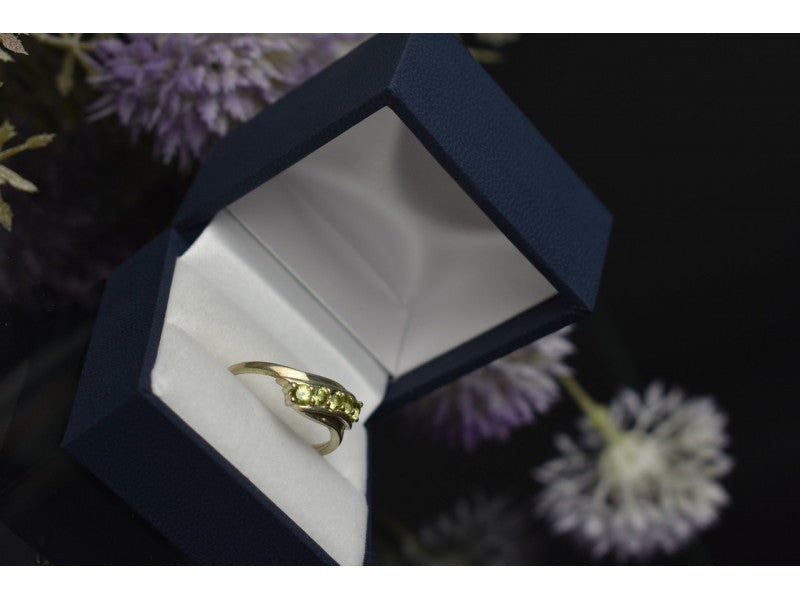 925 Sterling Silver Peridot Ring Size 8.5