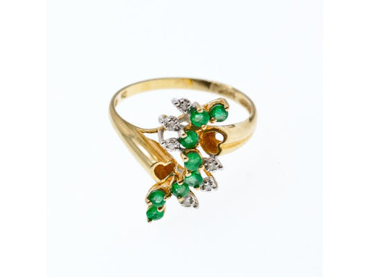 14K Yellow Gold Emerald & Diamonds Ring Size 8