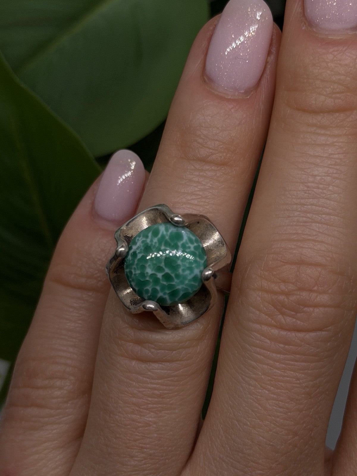 Vintage 925 Sterling Silver Green Peking Glass Stone Ring Size 6