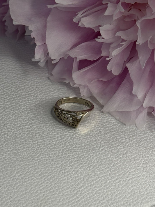 Vintage 925 Sterling Silver Ring Size 5