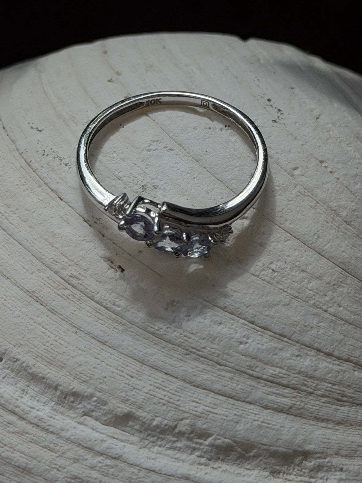 10K White Gold Lavender Sapphire & Diamond Ring Size 6.5