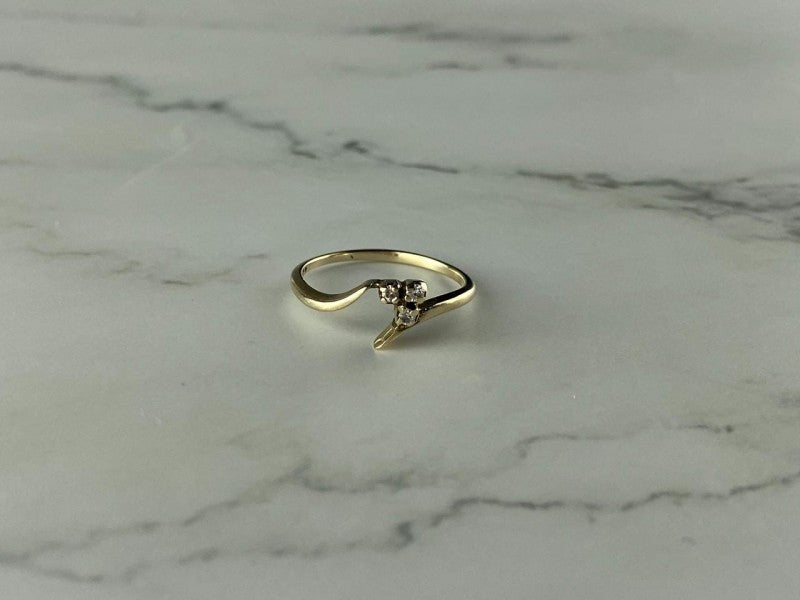 14K Yellow Gold Diamonds Ring Size 6.75