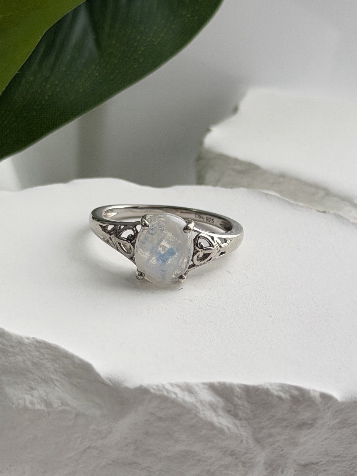 Djoy 925 Sterling Silver Moonstone Ring Size 9