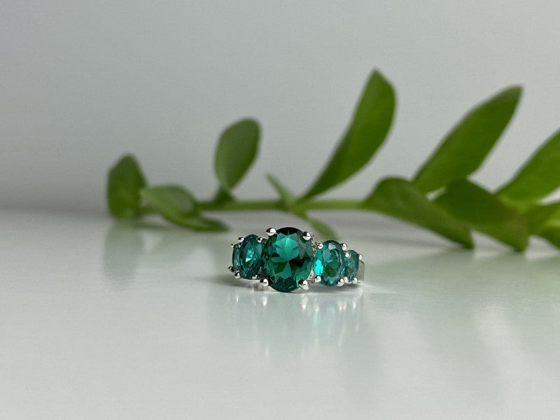 925 Sterling Silver Green CZ Ring Size 8