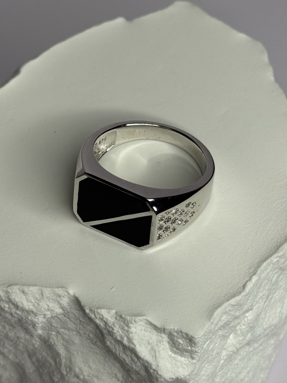 925 Sterling Silver Black Enamel & CZ Men's Ring Size 11