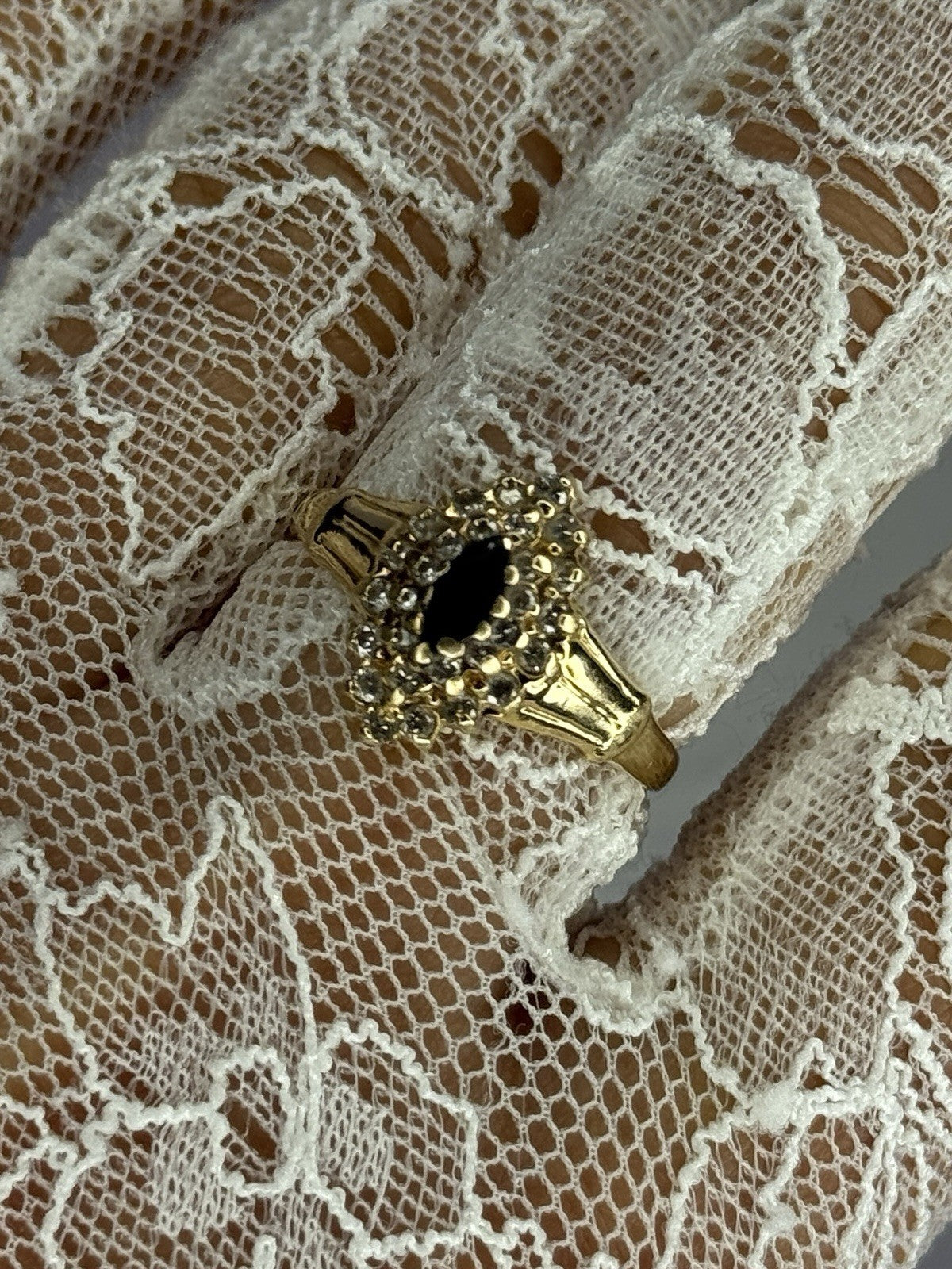 14K Yellow Gold Sapphire & Diamonds Ring Size 9