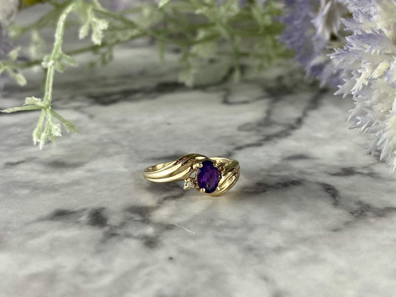 10K Yellow Gold Amethyst & Diamonds Ring Size 5.5