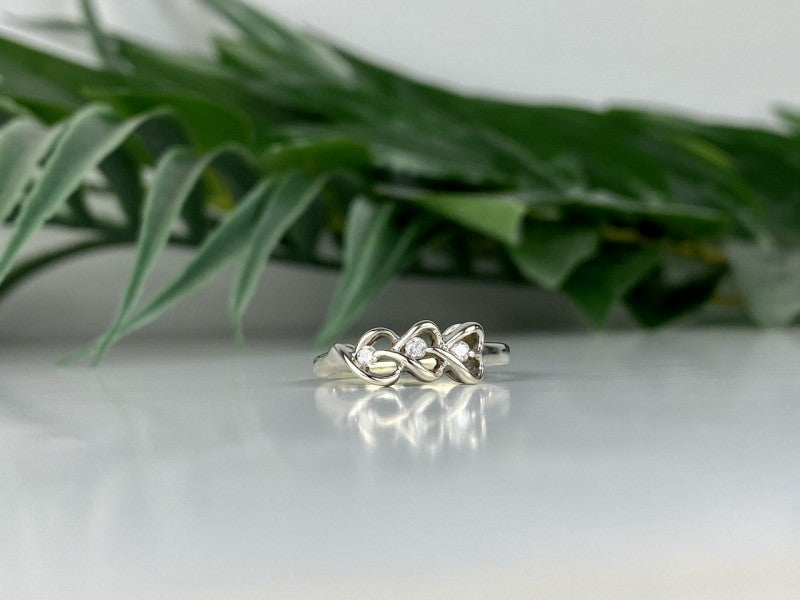 10K White Gold Diamonds "Hearts" Ring Size 7