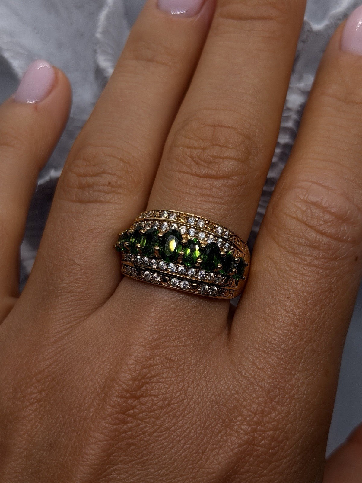 925 Sterling Silver Gold Plated Green Peridot Stones & Beryl Ring Size 10