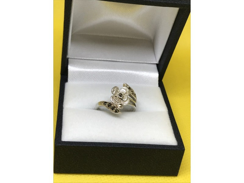 925 Sterling Silver Black Spinel "Flower" Ring Size 5