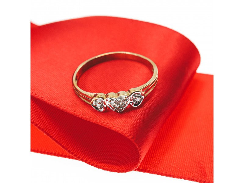 10K Yellow Gold Diamonds "Heart" Ring Size 7