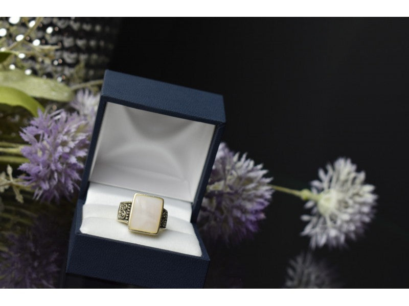925 Sterling Silver Mother of Pearl Ring Size 6.5