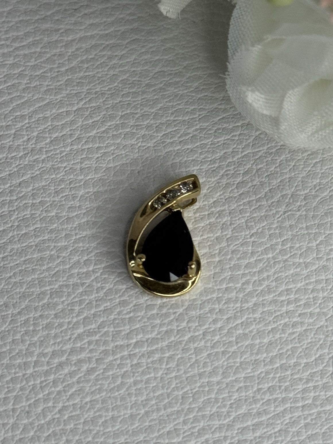 10K Yellow Gold Black Sapphire & Diamonds Pendant Length 0.60 Inch