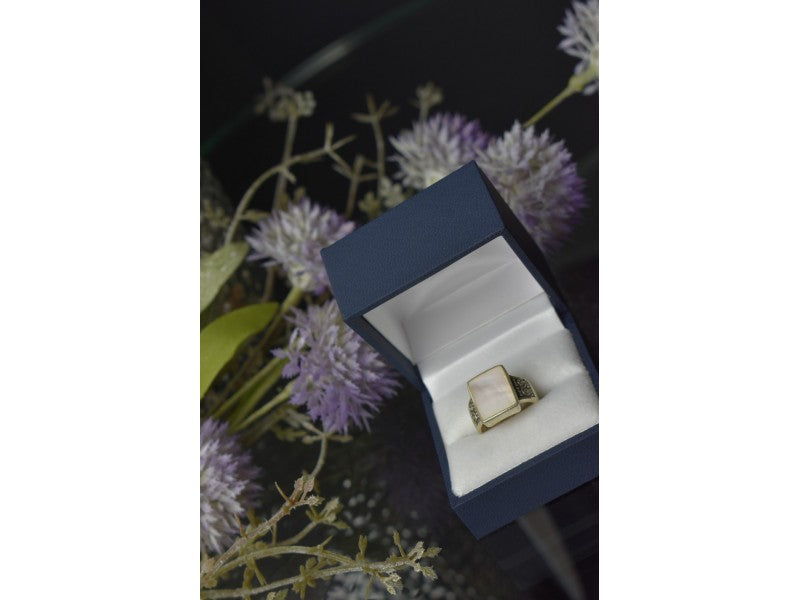 925 Sterling Silver Mother of Pearl Ring Size 6.5