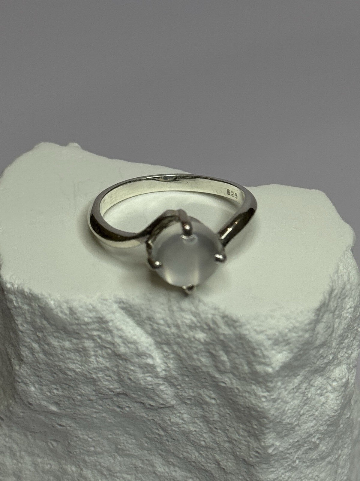 925 Sterling Silver Moonstone Ring Size 7.5
