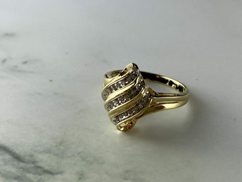10K Yellow Gold Diamonds Ring Size 11.125