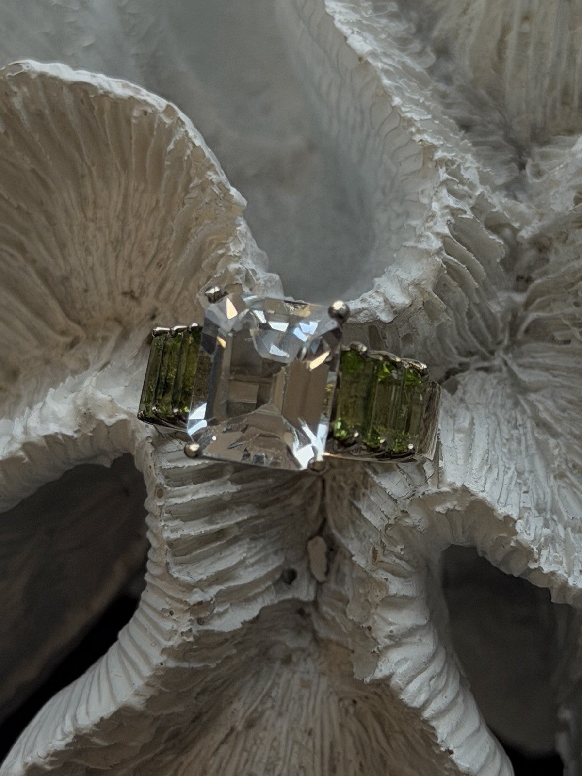 925 Sterling Silver White Clear Tourmaline & Peridot Stones Ring Size 9