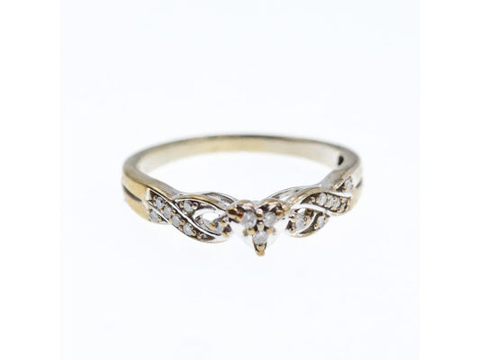 10K White Gold Diamonds Ring Size 7.5