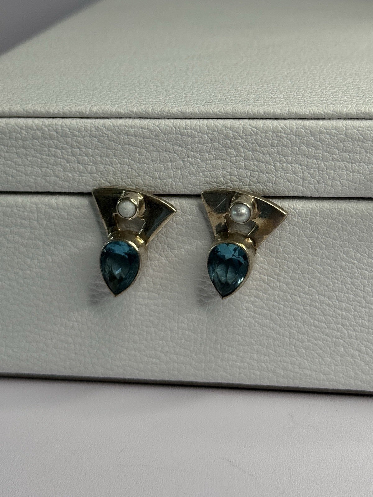925 Sterling Silver Topaz & Pearl Earrings Length 0.70 Inch