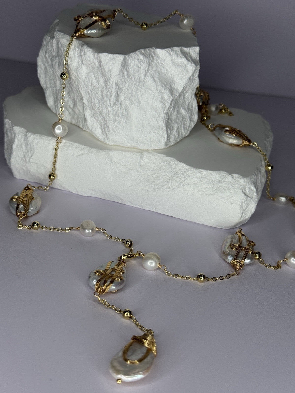 GOLD PLATED PEARL NECKLACE APPROX LENGTH 32 INCH BOTTOM OF PENDANT 4 INCH