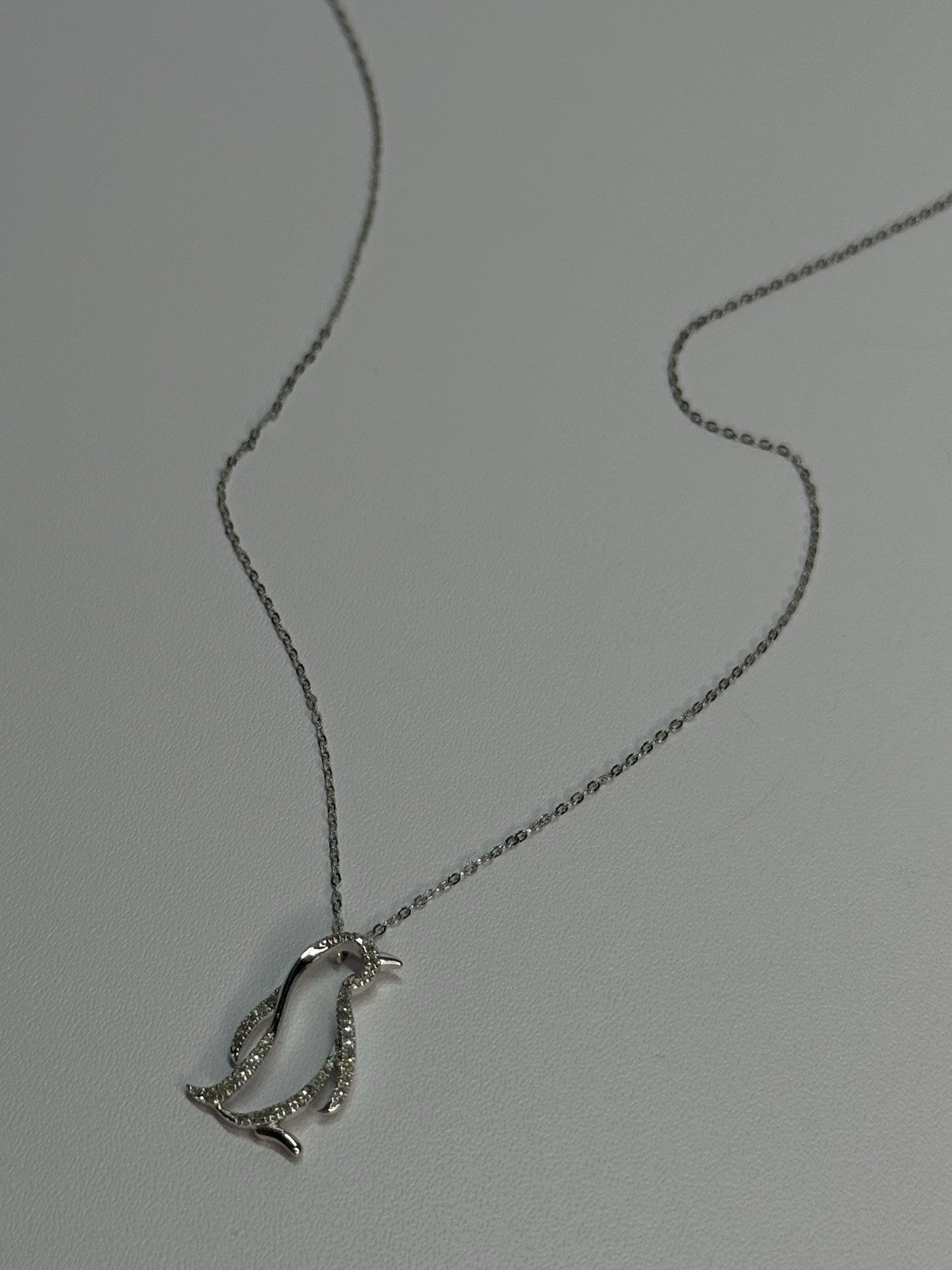 14K WHITE GOLD DIAMOND PENGUIN NECKLACE LENGTH 17 INCH