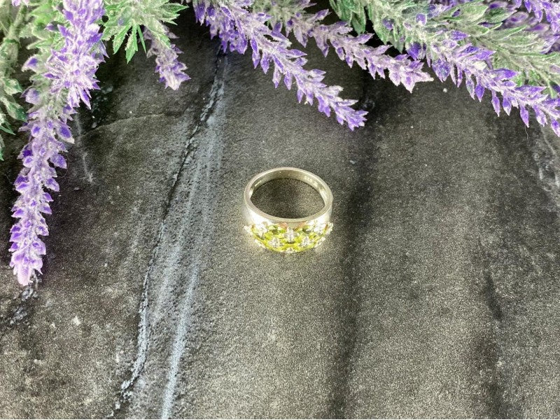 925 Sterling Silver Chrysolite Ring Size 9.5