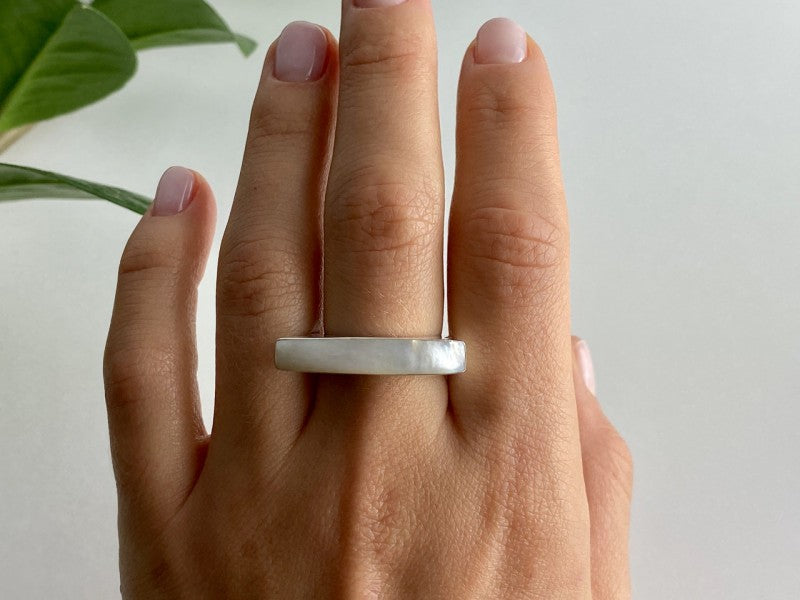 925 Sterling Silver Mother OF Pearl Ring Size 8.5