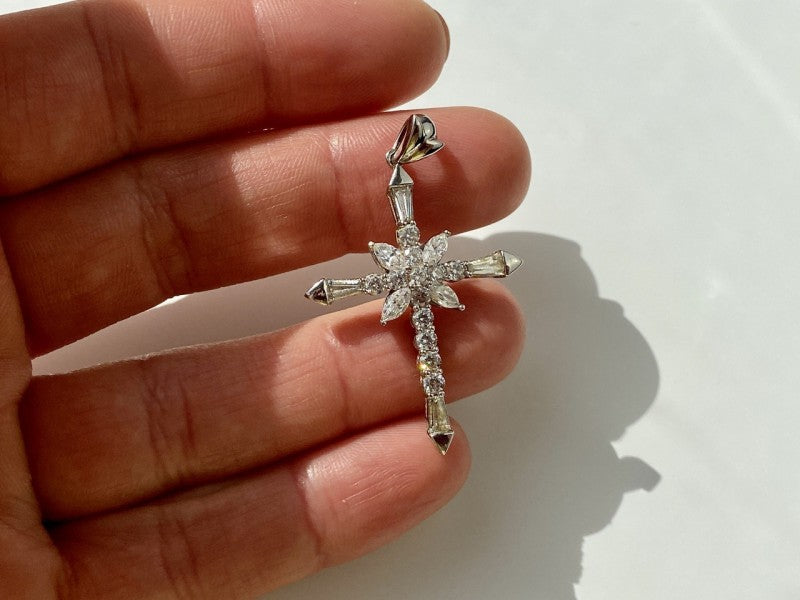 925 Sterling Silver CZ Cross Pendant