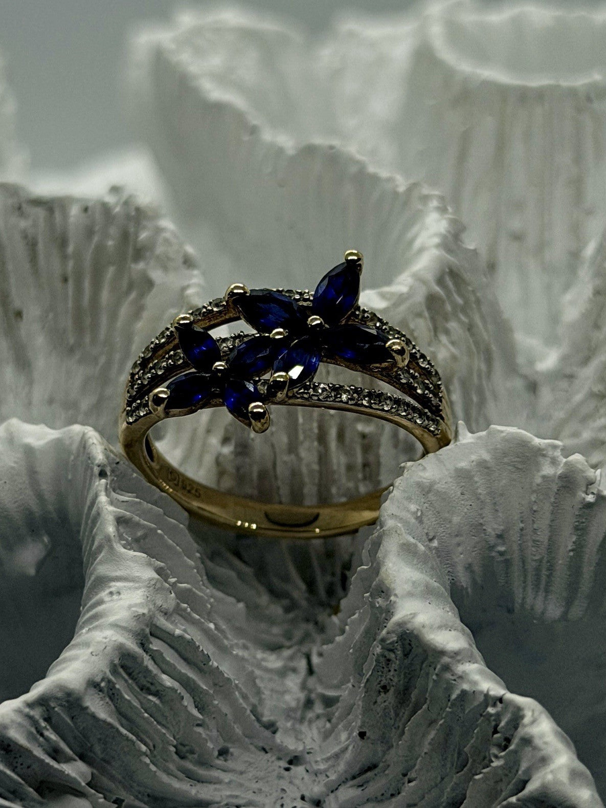Floral 925 Sterling Silver Gold Plated Blue & White Sapphire Ring Size 7
