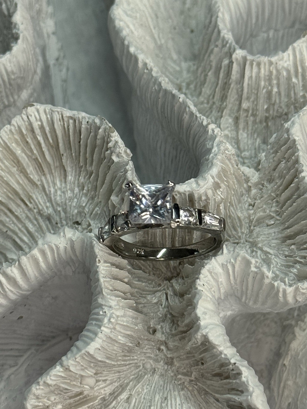 925 Sterling Silver CZ Ring Size 7.5