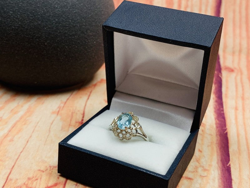 925 Sterling Silver Topaz Ring Size 7.5