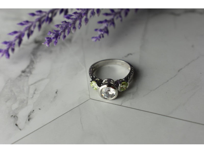 925 Sterling Silver White & Green CZ Ring Size 6.5