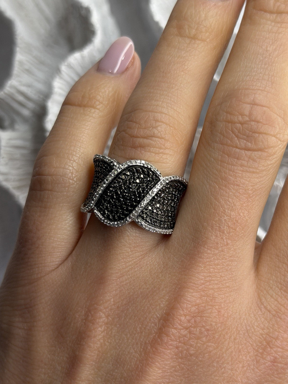 JWBR 925 Sterling Silver Black & White Diamonds Ring Size 7
