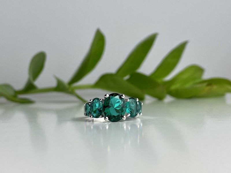 925 Sterling Silver Green CZ Ring Size 8