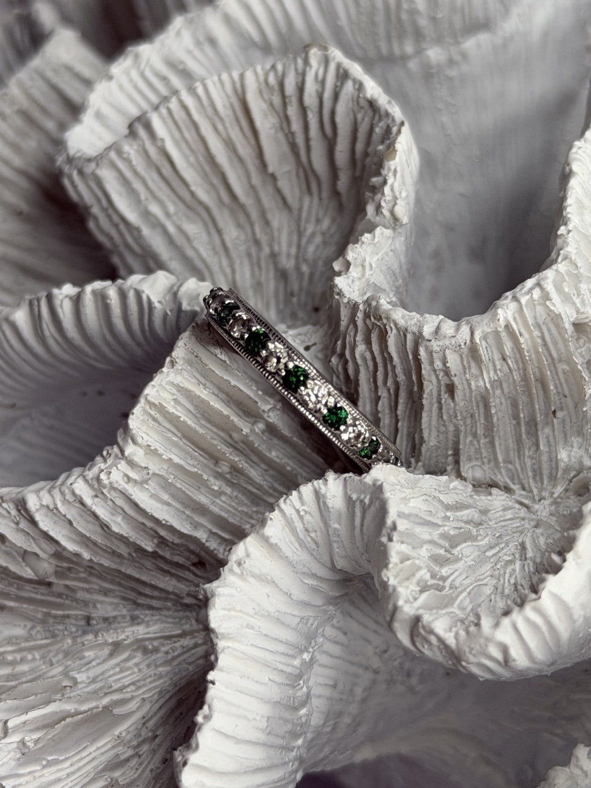 925 Sterling Silver White & Green Cz Band Ring Size 6