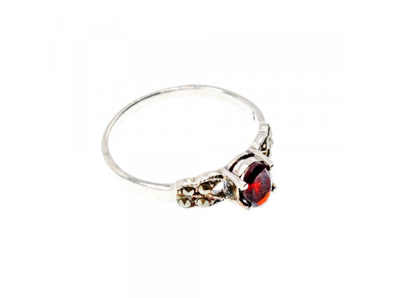 925 Sterling Silver Garnet & Marcasites Ring Size 7