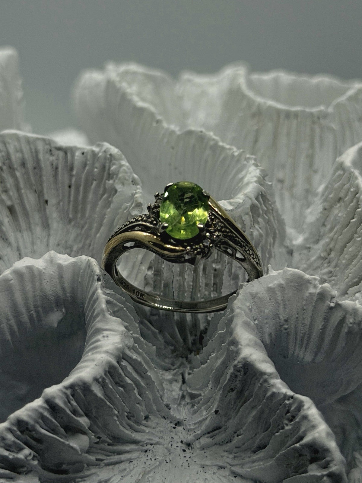 925 Sterling Silver & 10K Gold Plated Peridot & Diamond Ring Size 7