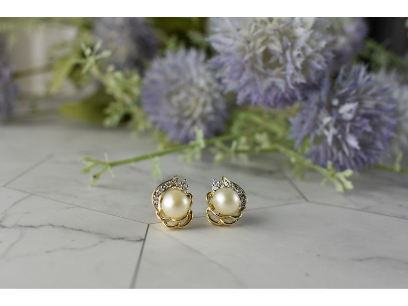 14K Yellow Gold Pearl & Diamonds Earrings