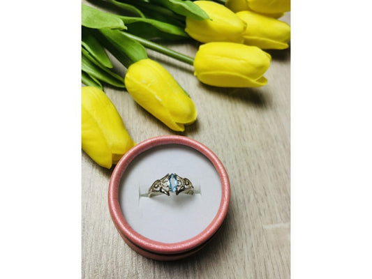 925 Sterling Silver Topaz Ring Size 8.5