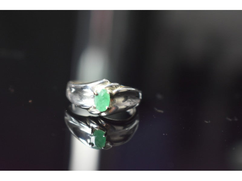 925 Sterling Silver Emerald Ring Size 9.5