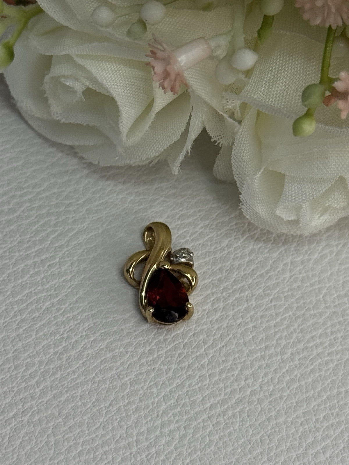 10K Yellow Gold Garnet & Diamond Pendant Length 0.65 Inch