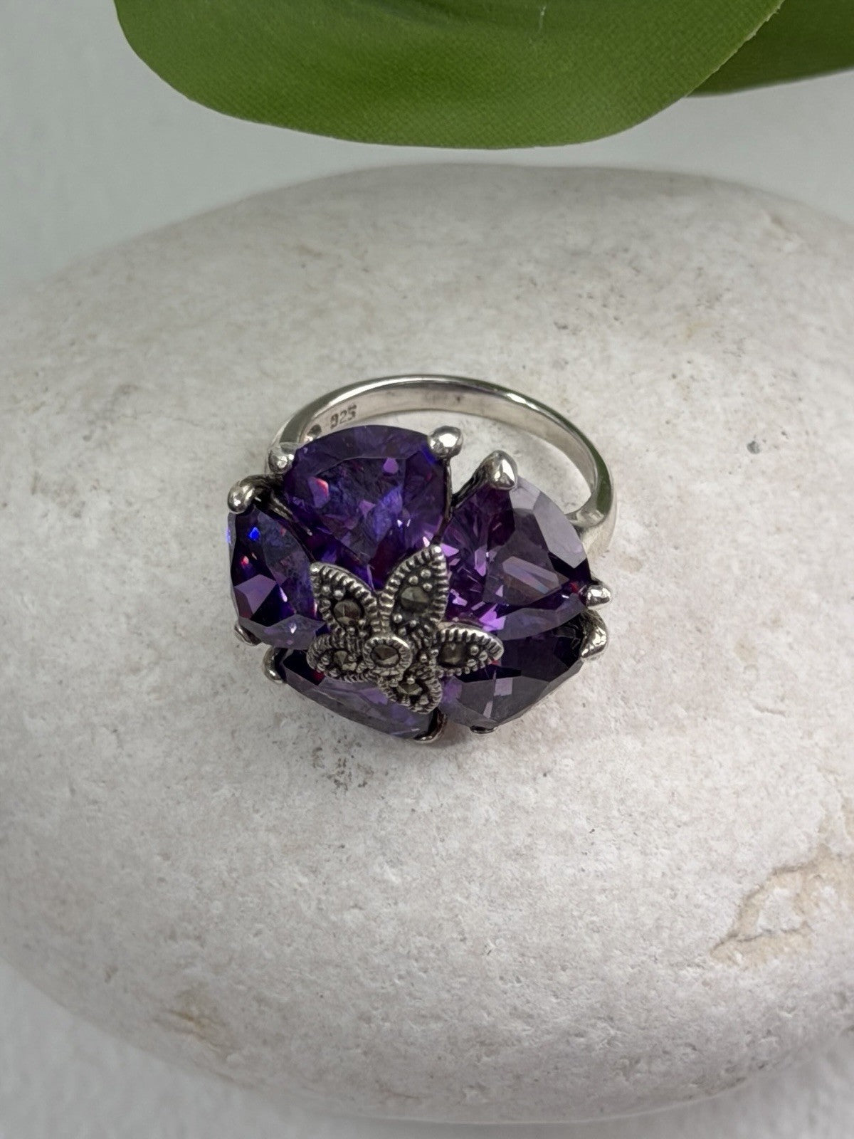 925 Sterling Silver Amethyst & Marcasite Flower Ring Size 7.5