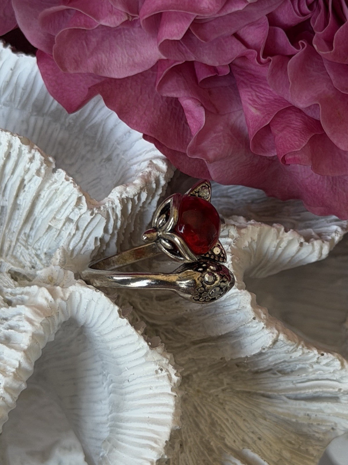 925 Sterling Silver Fox & Snake Red Glass Cabochon Ring Size 9 Sizable