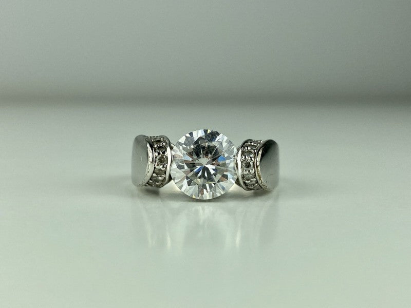925 Sterling Silver CZ Ring Size 7