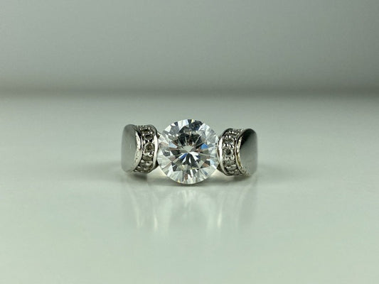 925 Sterling Silver CZ Ring Size 7