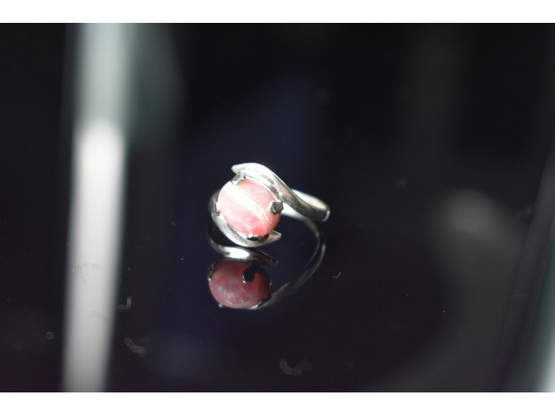 925 Sterling Silver Pink Agate Ring Size 6.5