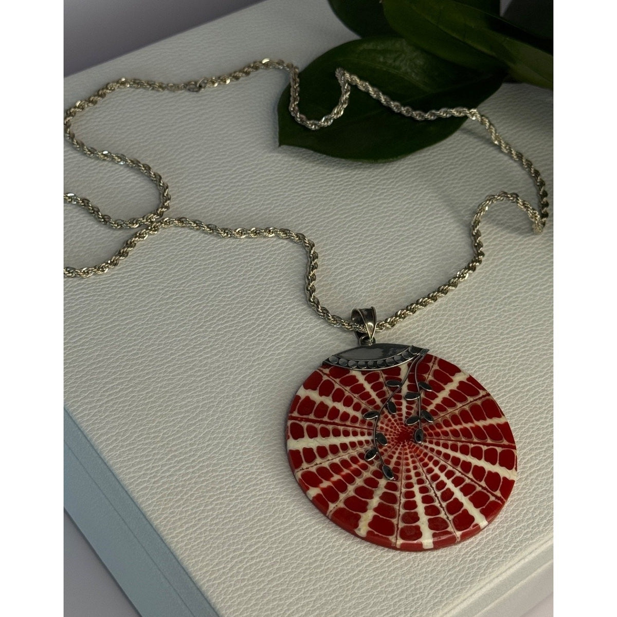 Vintage 925 Sterling Silver Red Shell Necklace Pendant Length 3 inch