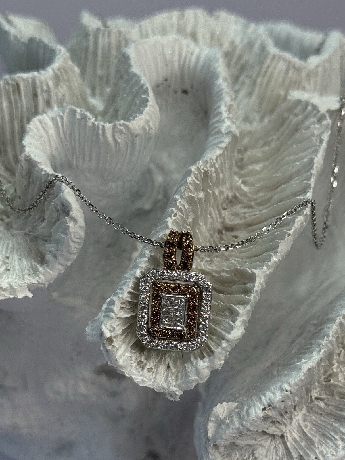 14K WHITE GOLD HESSONITE & DIAMOND NECKLACE LENGTH 18 INCH