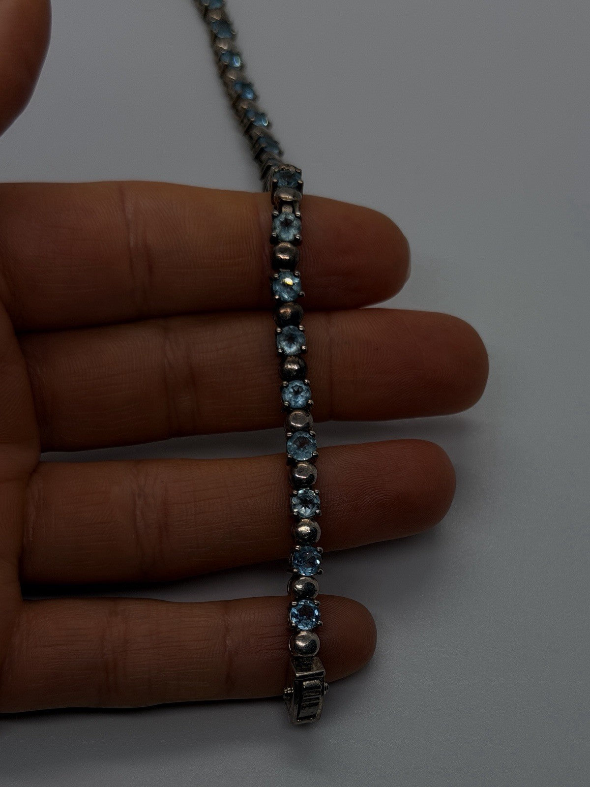 Beautiful 925 Sterling Silver Sky Blue Topaz Bracelet Size 8