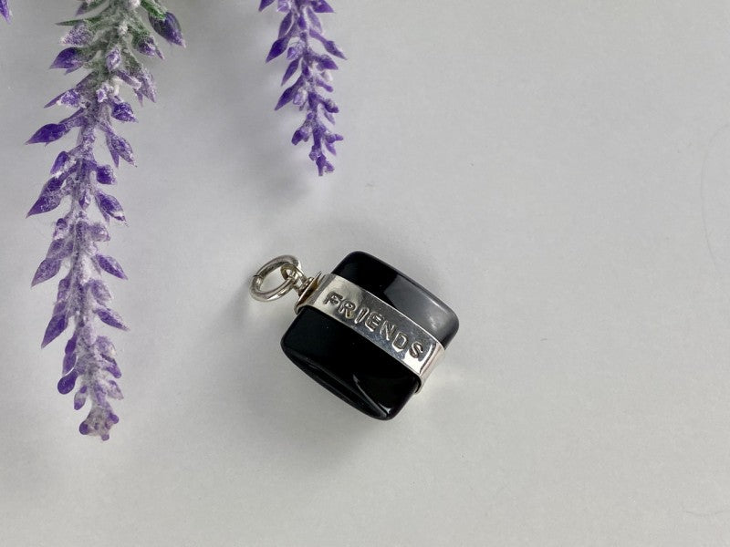 925 Sterling Silver Onyx Friends Pendant